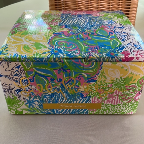 Lilly Pulitzer Wine Basket with Glasses and Wine Bottle Stopper, New Condition - Picture 11 of 11